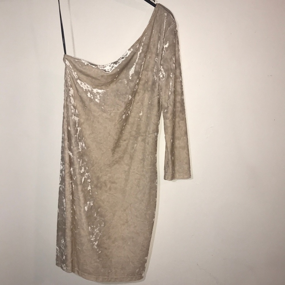 One-Shoulder Velvet Dress